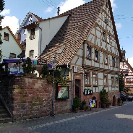 ホテル Zum Burgtoerle ヴァルデュルン エクステリア 写真